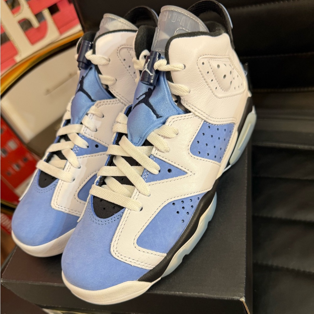 University blue Jordan 6 retro gs